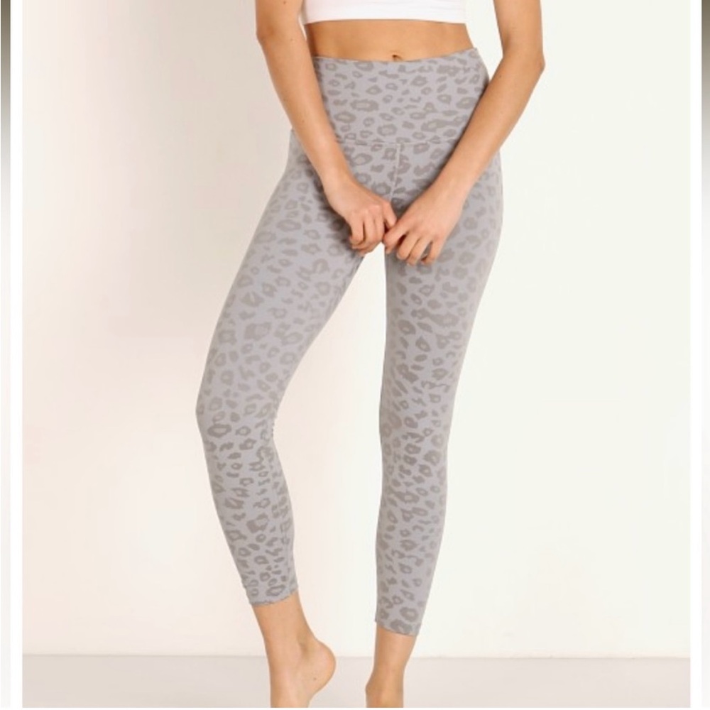 EUC Beyond Yoga Leopord Yoga Pants Size Small